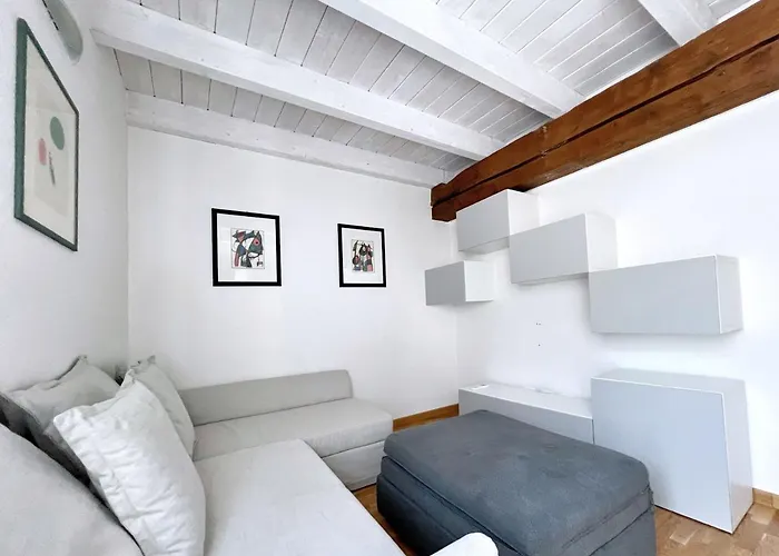 Ur Nest Santo Stefano 볼로냐