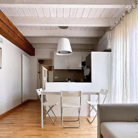 Ur Nest Santo Stefano דירה